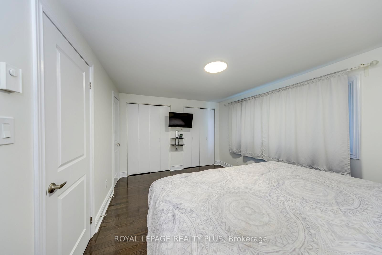 640 RATHBURN Road E • #1 • Mississauga, ON photo 23