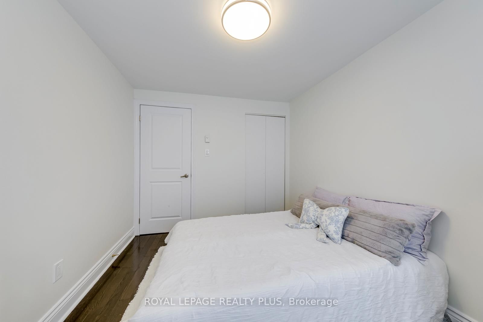 640 RATHBURN Road E • #1 • Mississauga, ON photo 27
