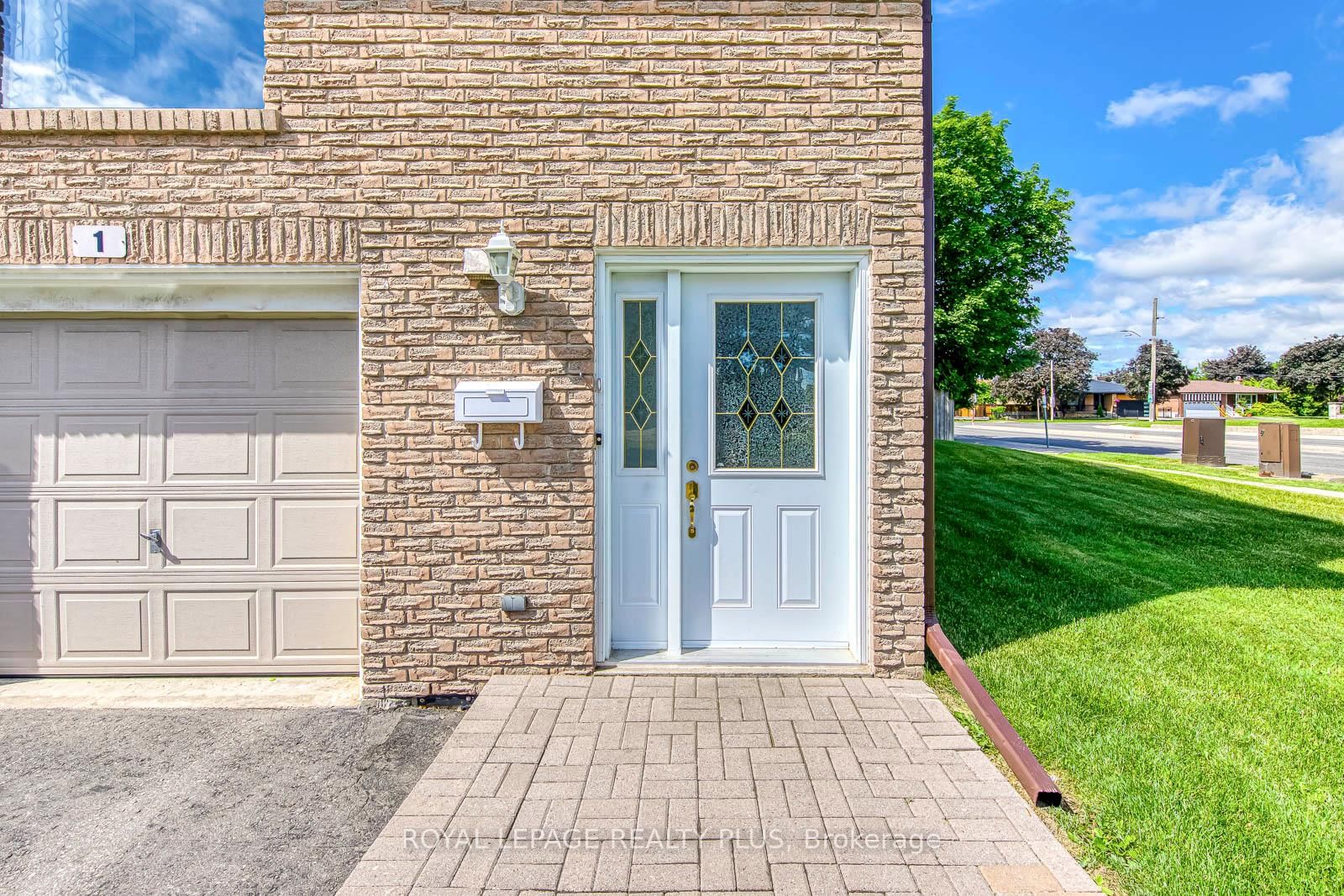 640 RATHBURN Road E • #1 • Mississauga, ON photo 3