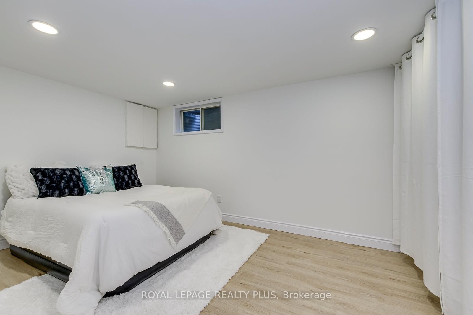 640 RATHBURN Road E • #1 • Mississauga, ON photo 31