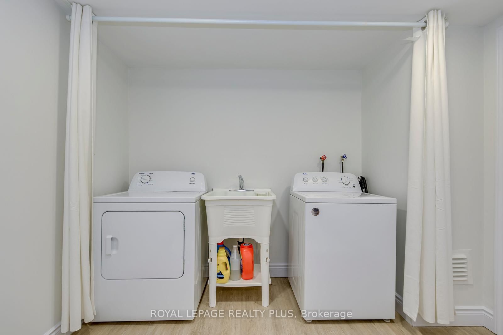640 RATHBURN Road E • #1 • Mississauga, ON photo 33