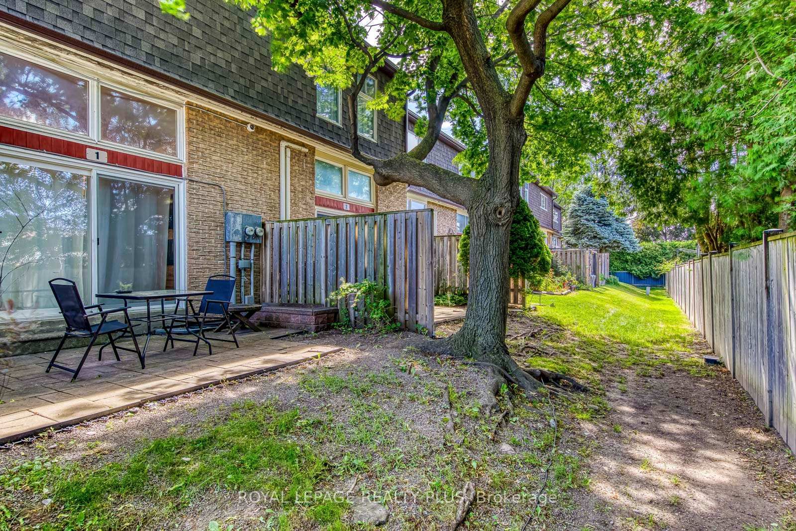 640 RATHBURN Road E • #1 • Mississauga, ON photo 34
