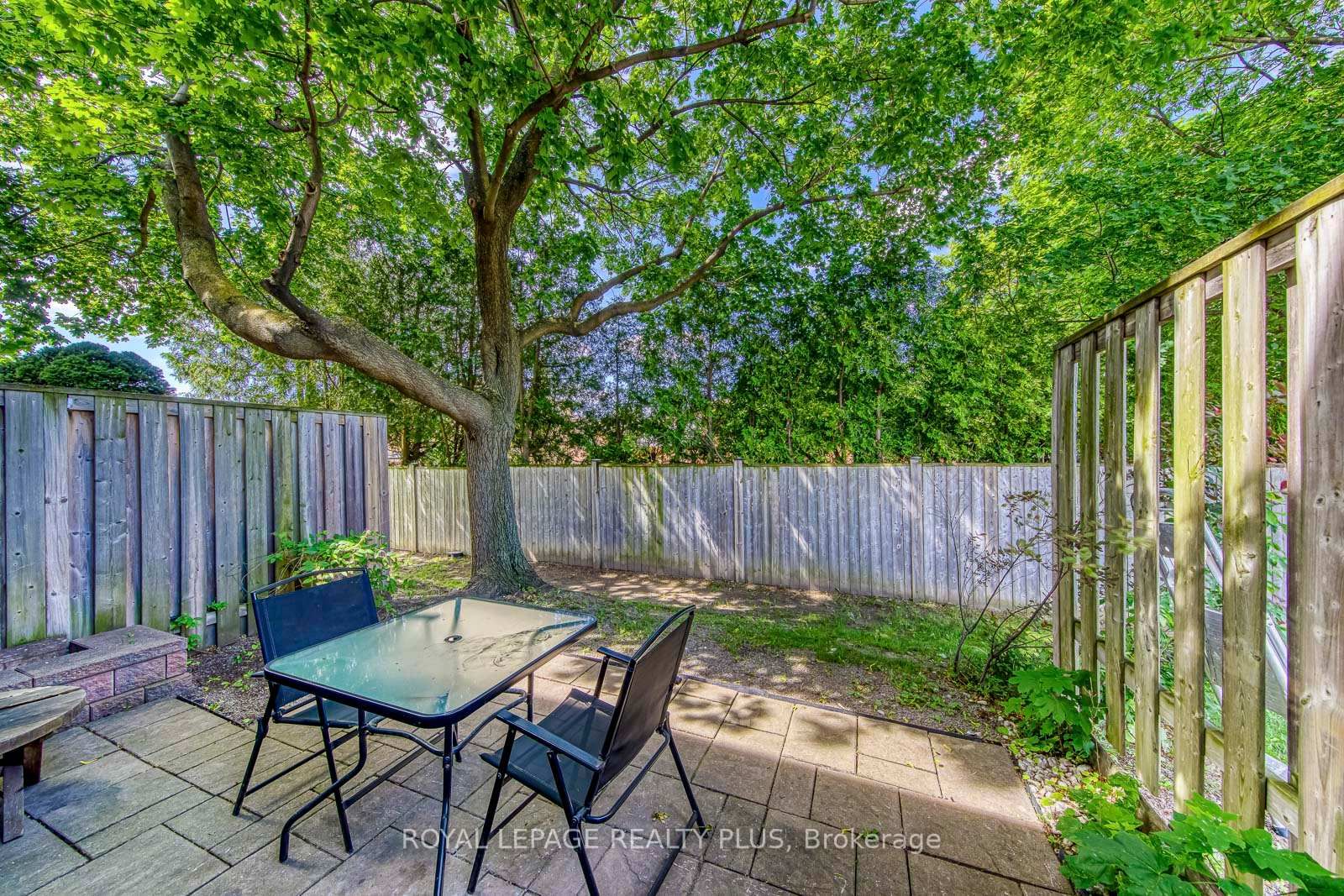 640 RATHBURN Road E • #1 • Mississauga, ON photo 37