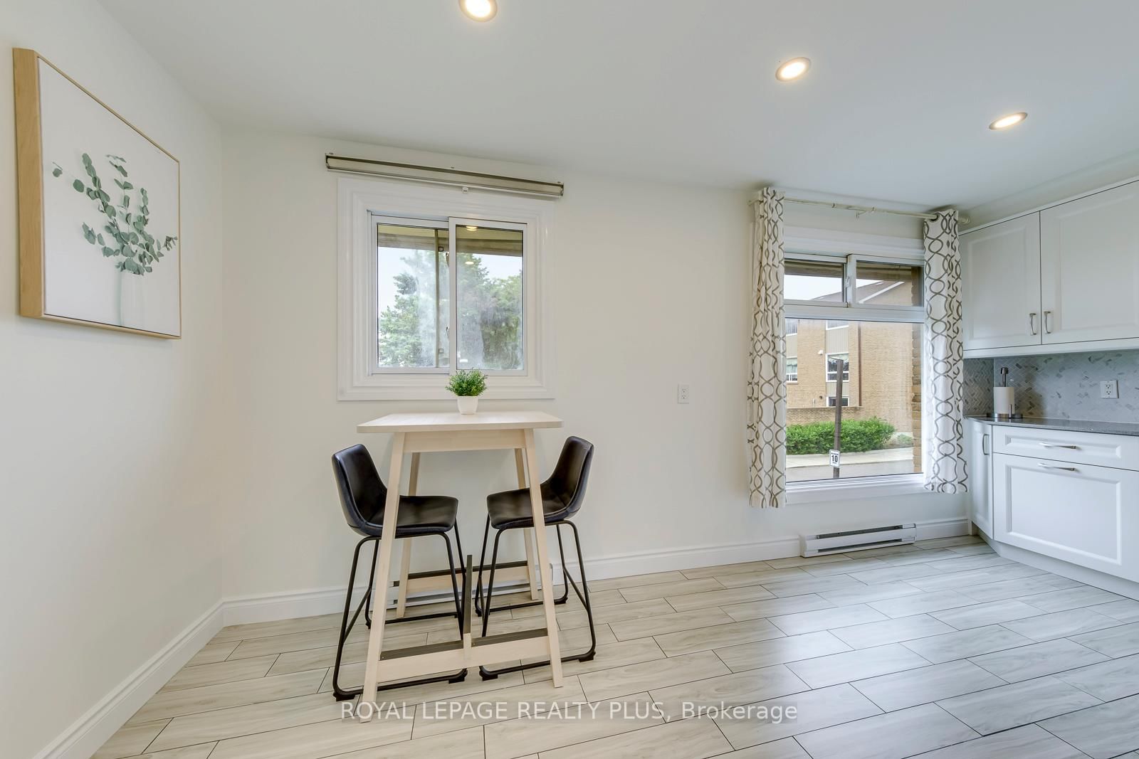 640 RATHBURN Road E • #1 • Mississauga, ON photo 9