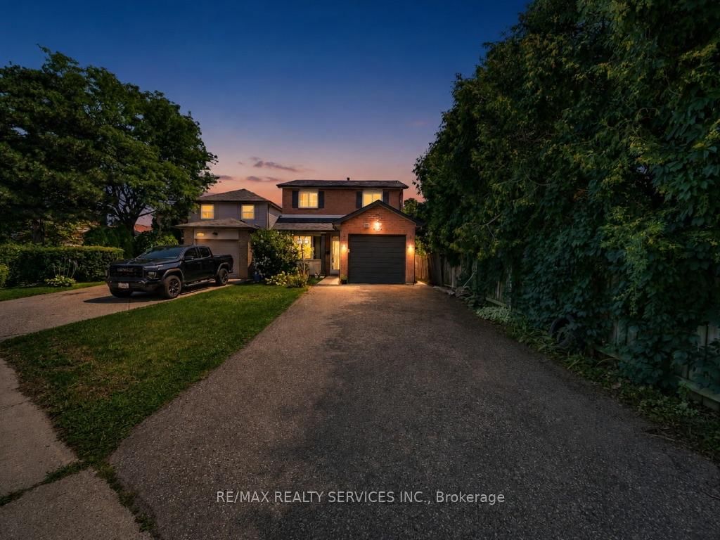 3079 Bartholomew Crescent • Mississauga, ON photo 2