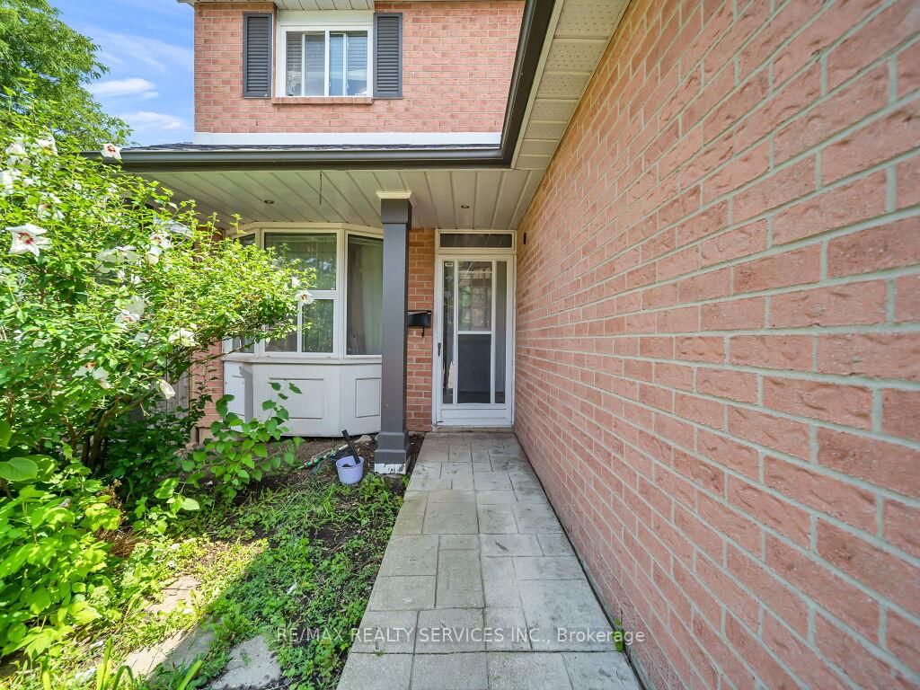 3079 Bartholomew Crescent • Mississauga, ON photo 3
