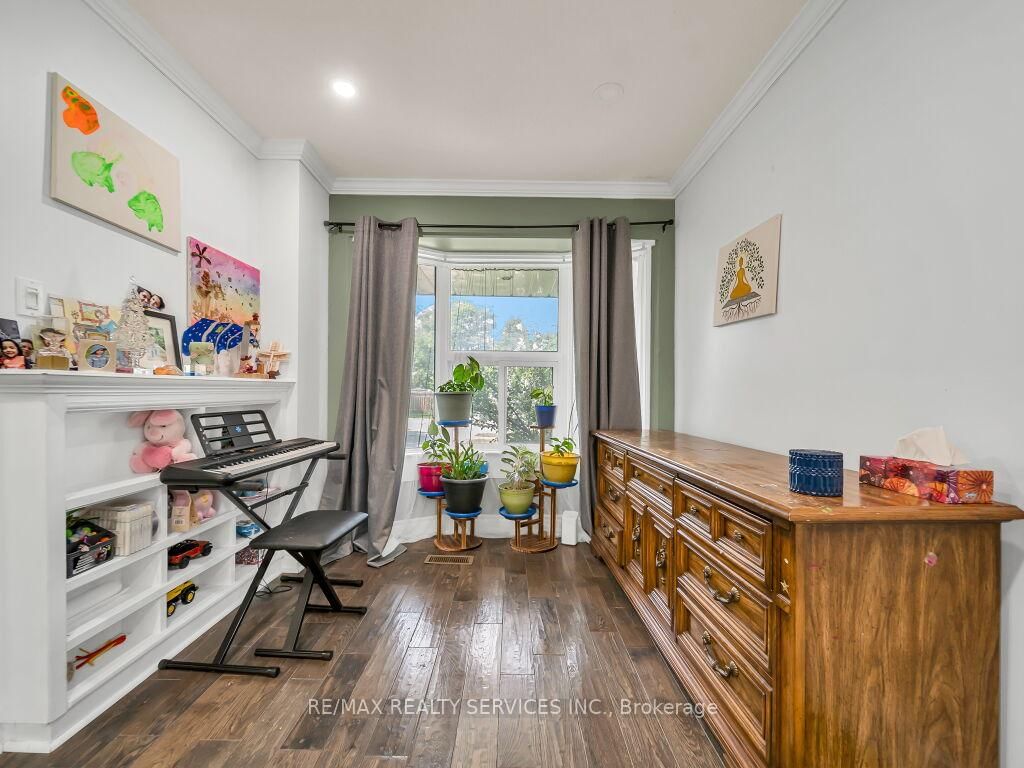 3079 Bartholomew Crescent • Mississauga, ON photo 6