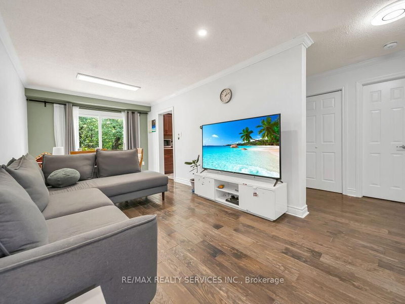 3079 Bartholomew Mississauga,ON L5N 3K9 — Photo 9