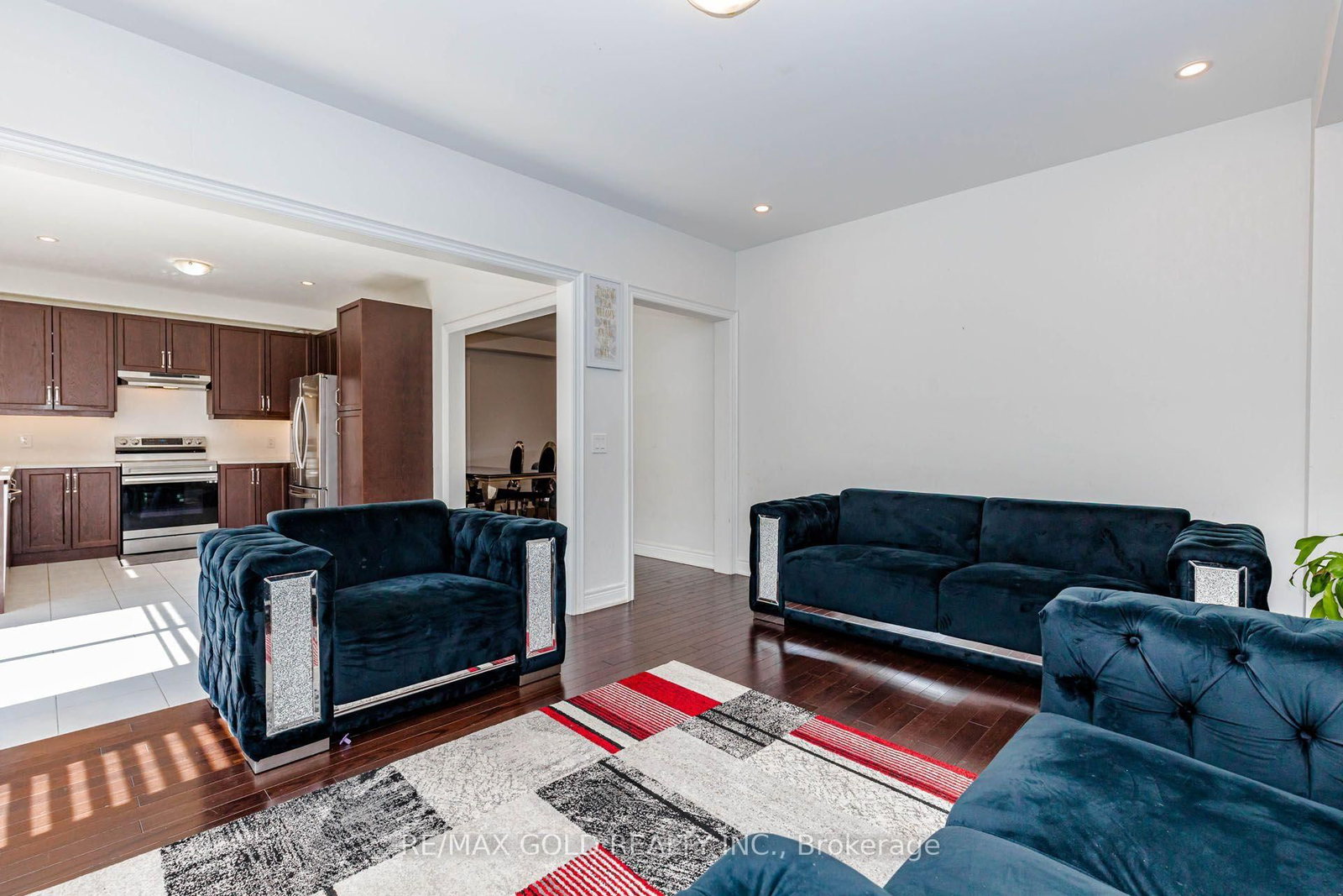 33 Tiger Crescent • Brampton, ON photo 12