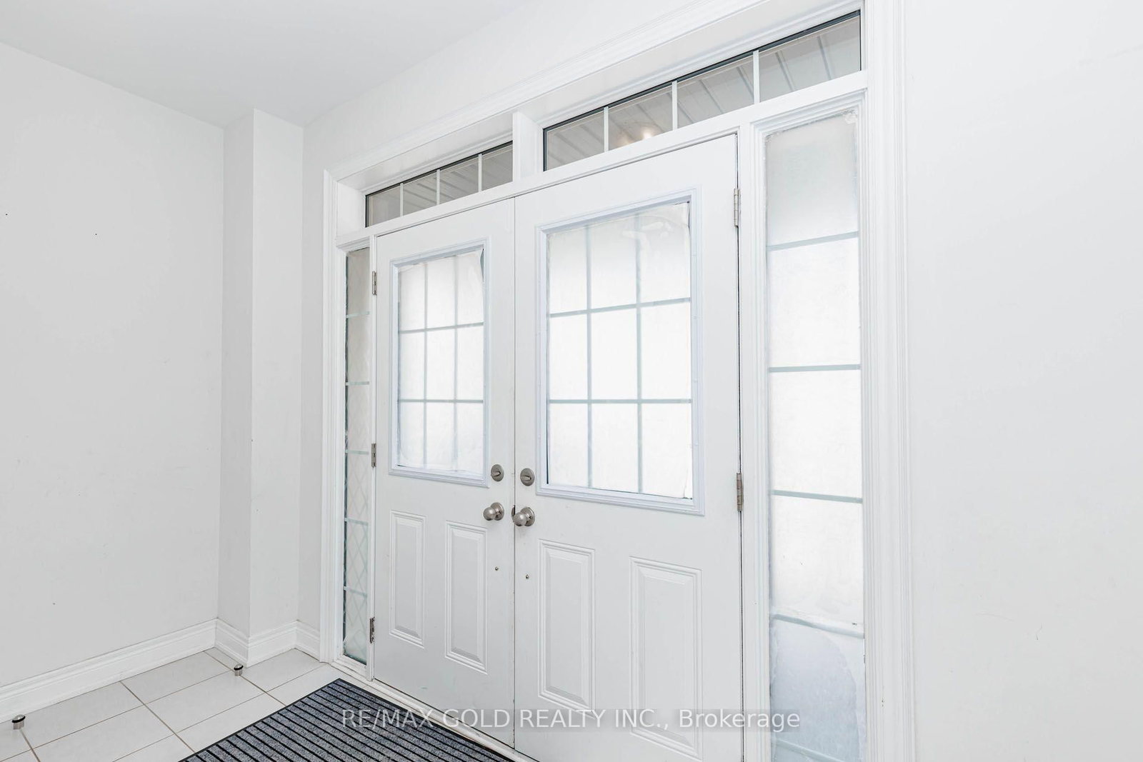 33 Tiger Crescent • Brampton, ON photo 4