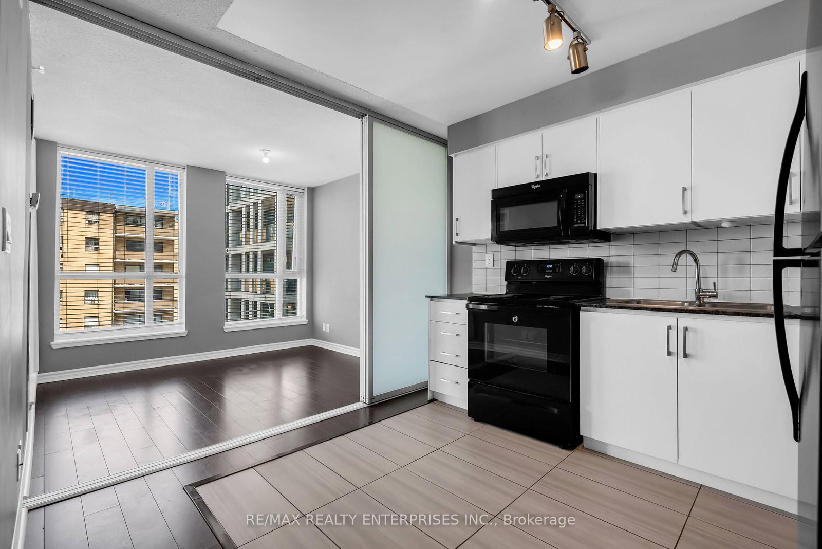 80 Esther Lorrie Drive • #522 • Toronto, ON photo 8