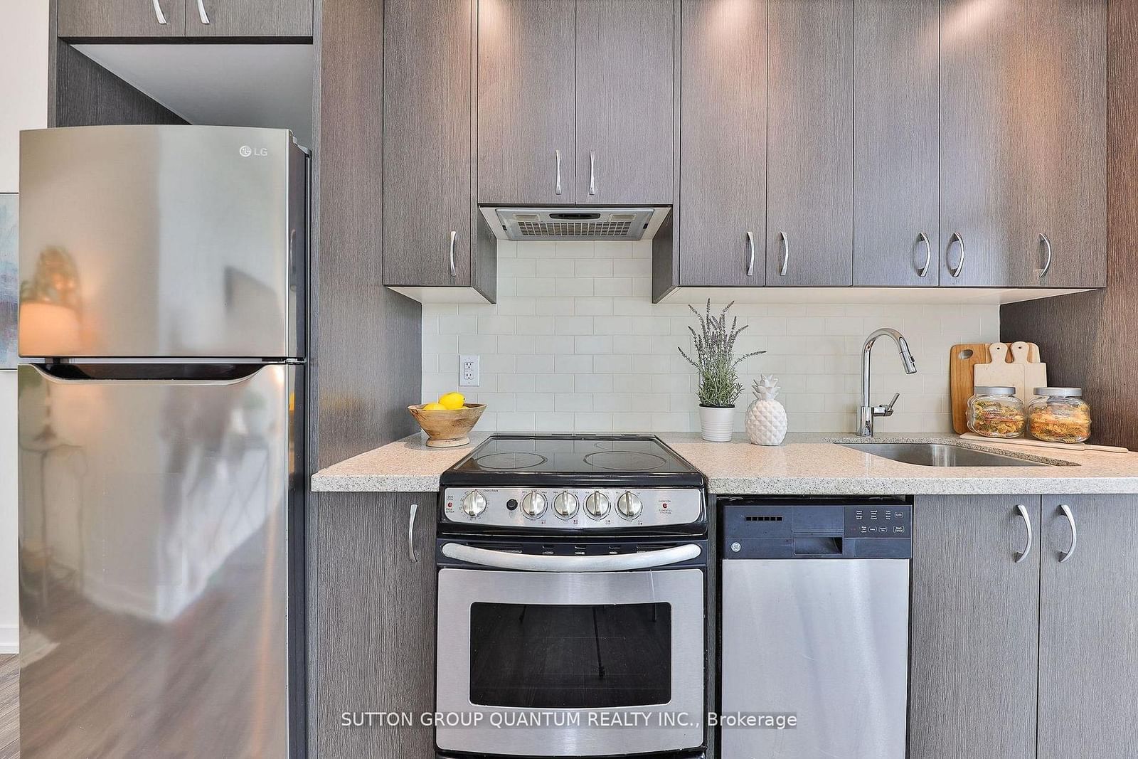 457 Plains Road E • #418 • Burlington, ON photo 17