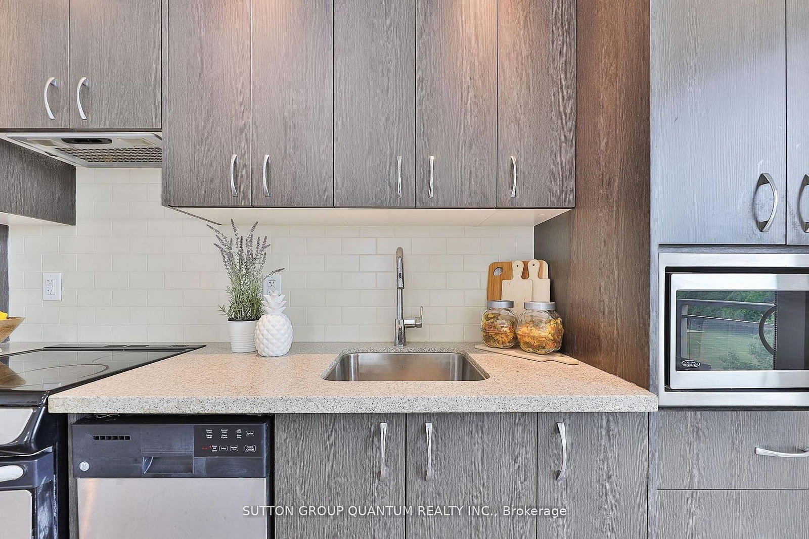 457 Plains Road E • #418 • Burlington, ON photo 18