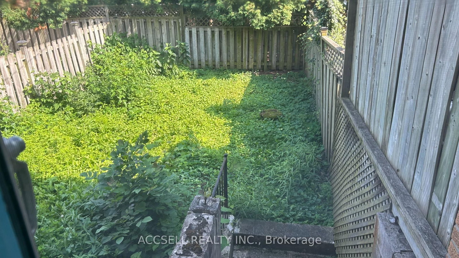 5501 Schueller Crescent • Burlington, ON photo 18