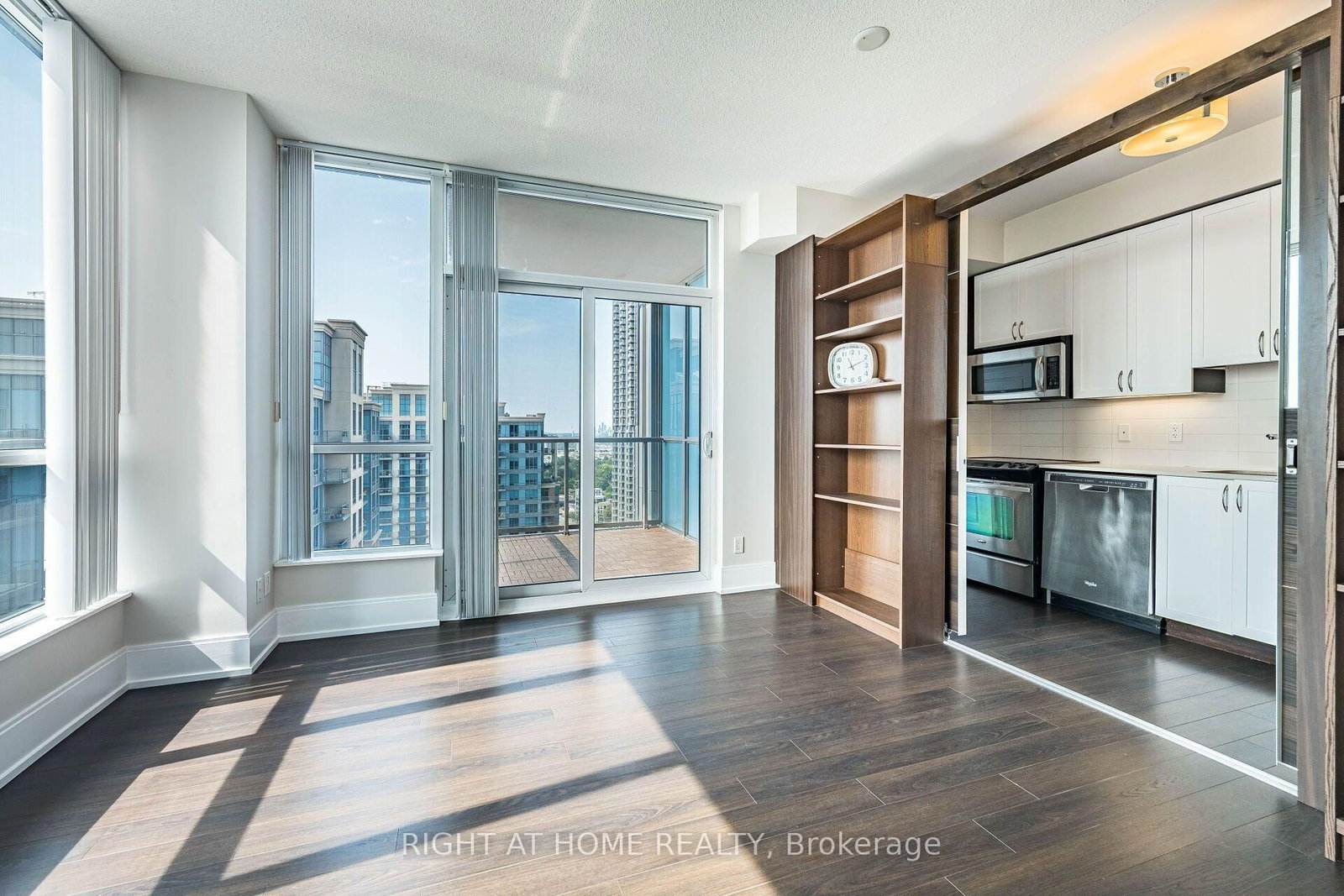 15 Viking Lane • ##2702 • Toronto, ON photo 16