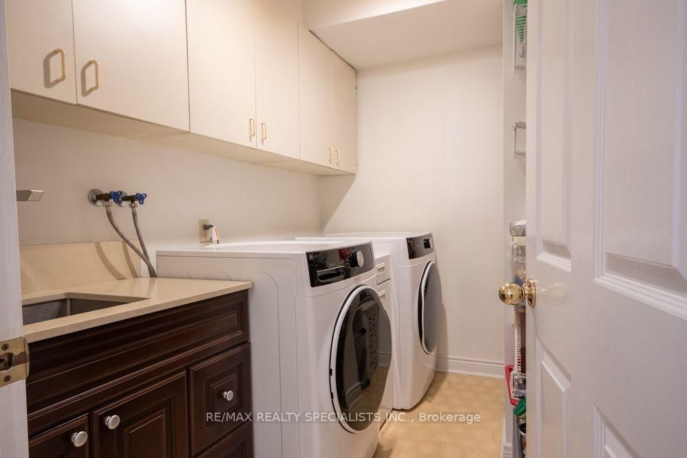 358 Erin Street • Oakville, ON photo 10