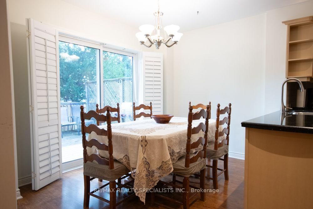 358 Erin Street • Oakville, ON photo 13