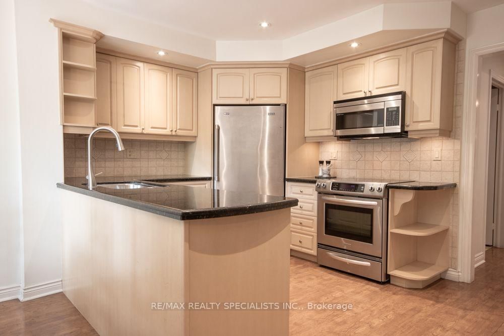 358 Erin Street • Oakville, ON photo 14