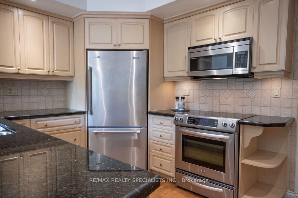 358 Erin Street • Oakville, ON photo 15