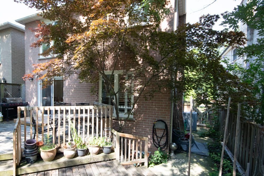 358 Erin Street • Oakville, ON photo 31