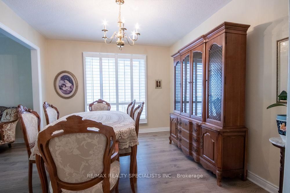 358 Erin Street • Oakville, ON photo 9
