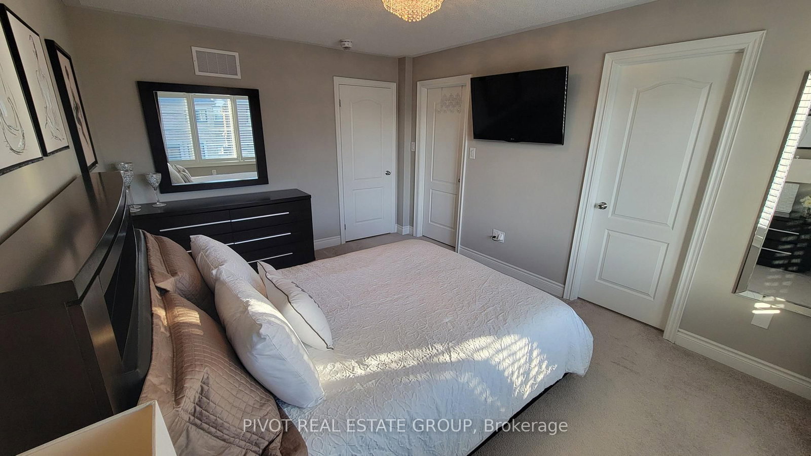 1292 Clarriage Court • Milton, ON photo 14