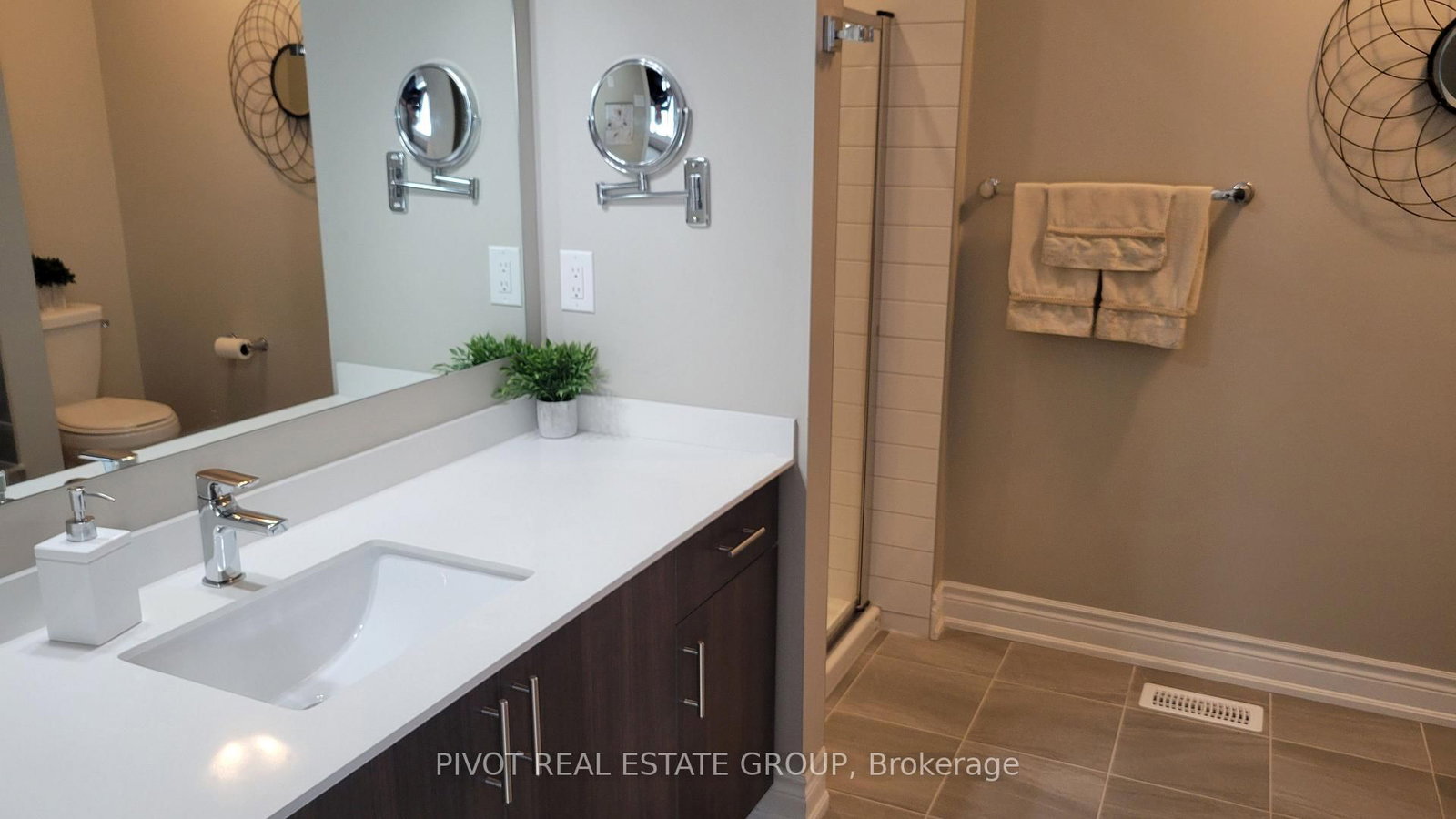 1292 Clarriage Court • Milton, ON photo 15