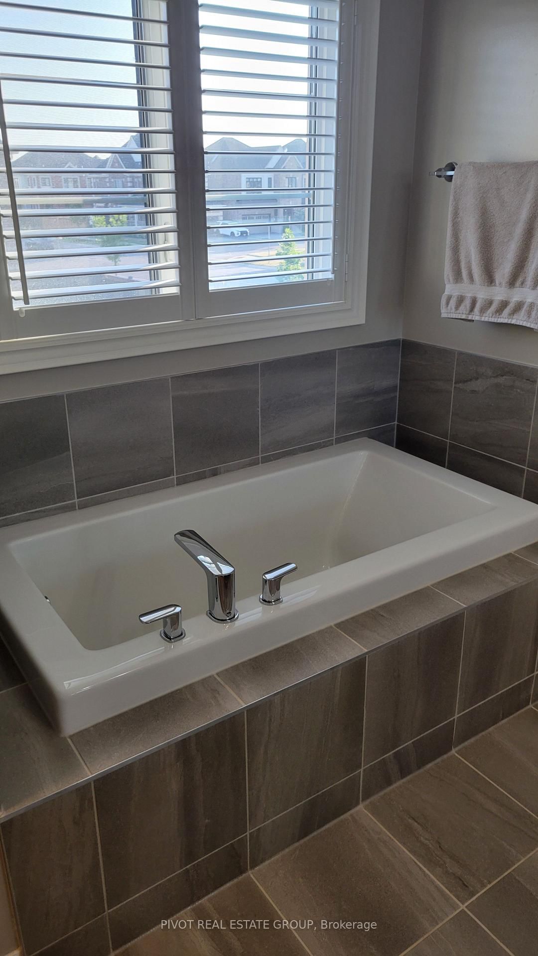 1292 Clarriage Court • Milton, ON photo 17