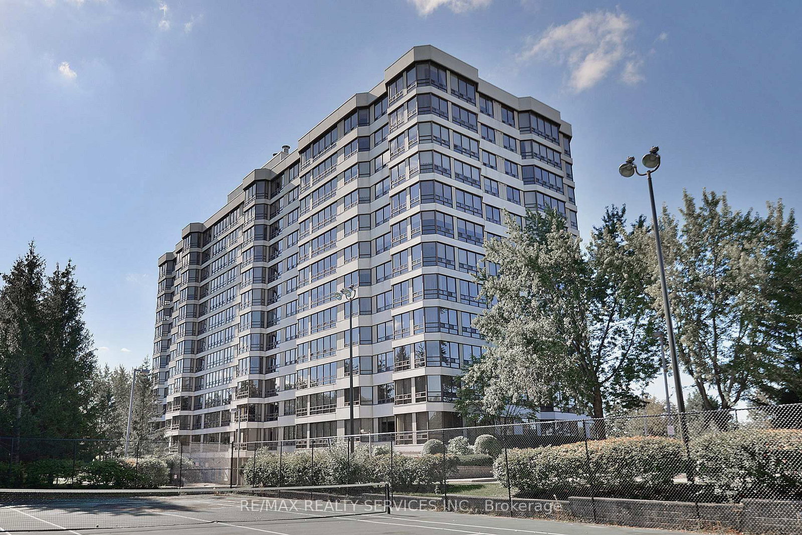 330 Mill Brampton,ON L6Y 3V3