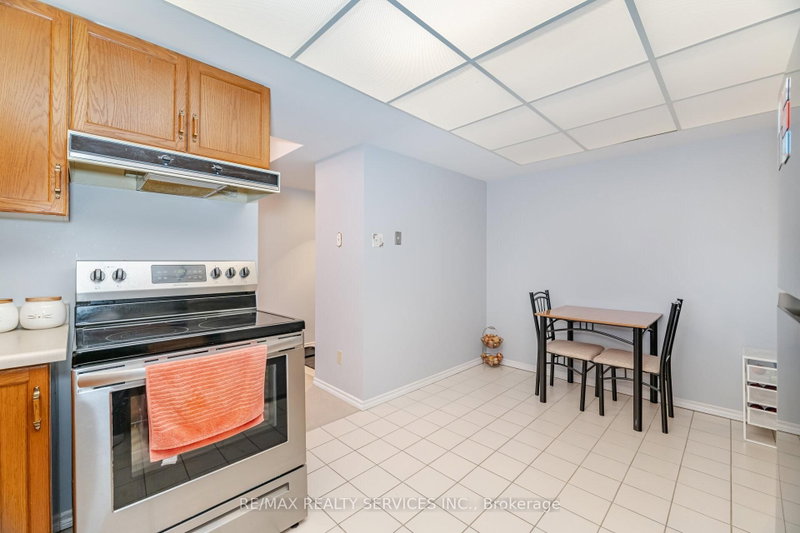 330 Mill Brampton,ON L6Y 3V3 — Photo 9