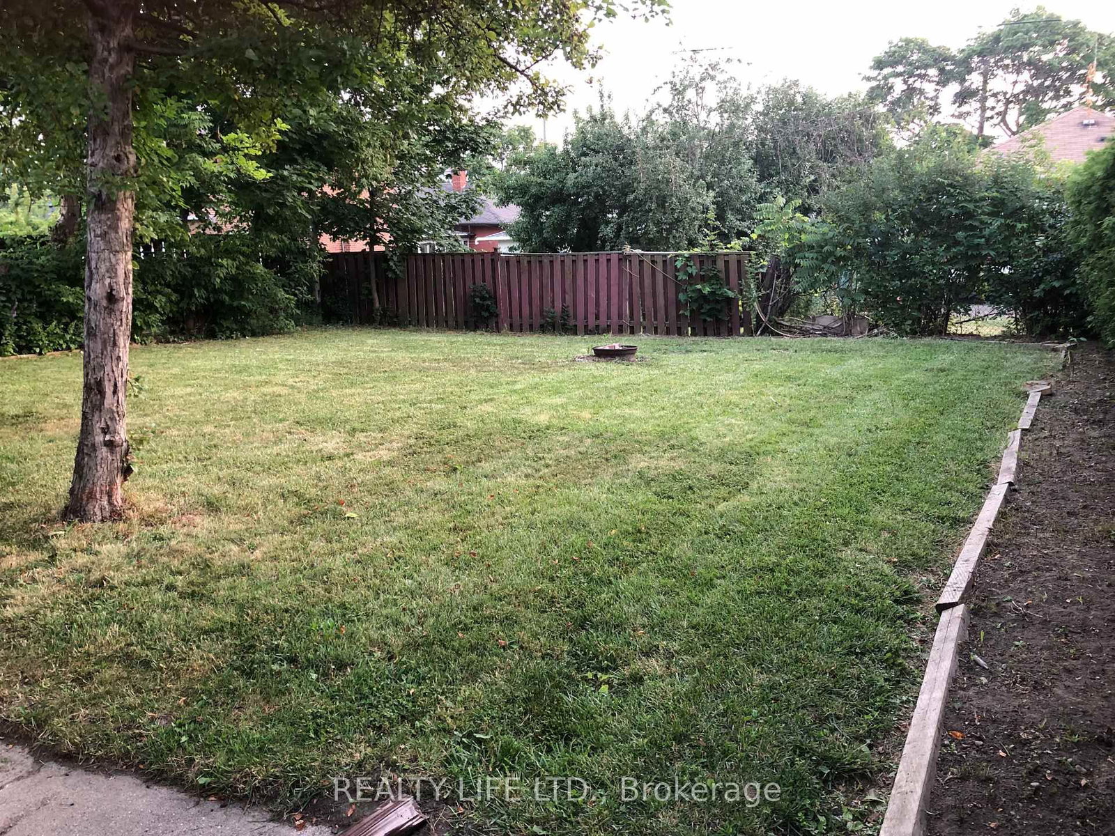 54 Garside Crescent • Toronto, ON photo 23