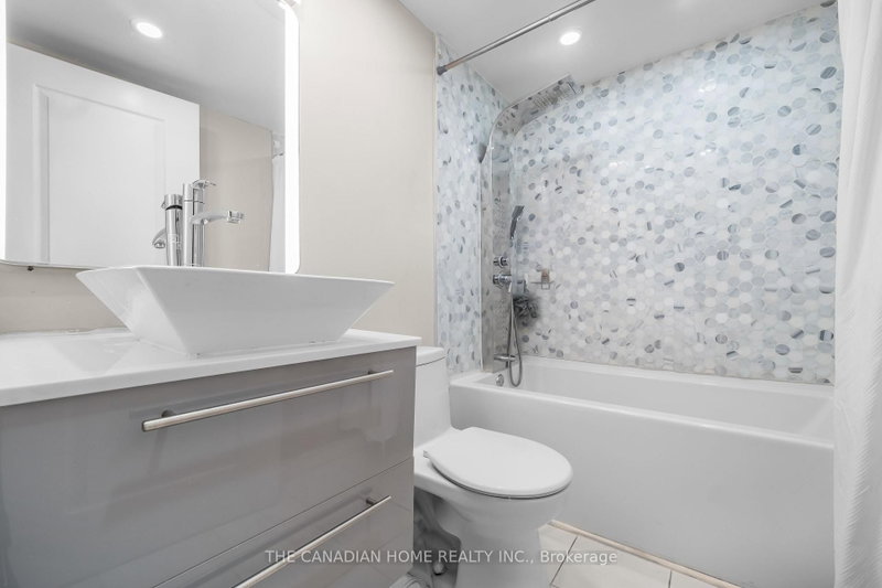 4 Lisa Brampton,ON L6T 4B6 — Photo 8
