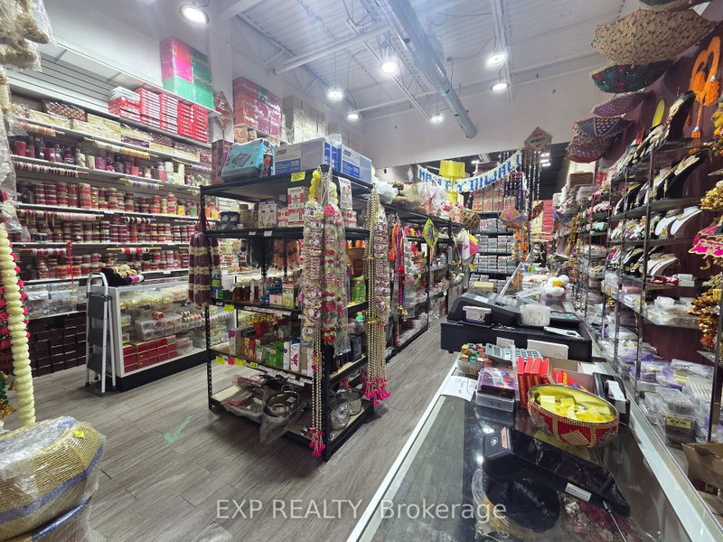 1625 Steeles Ave E photo 4