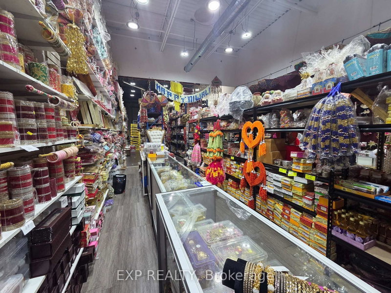 1625 Steeles Ave E photo 5