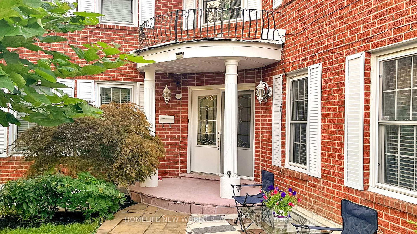 14 Madrid Crescent • Brampton, ON photo 4
