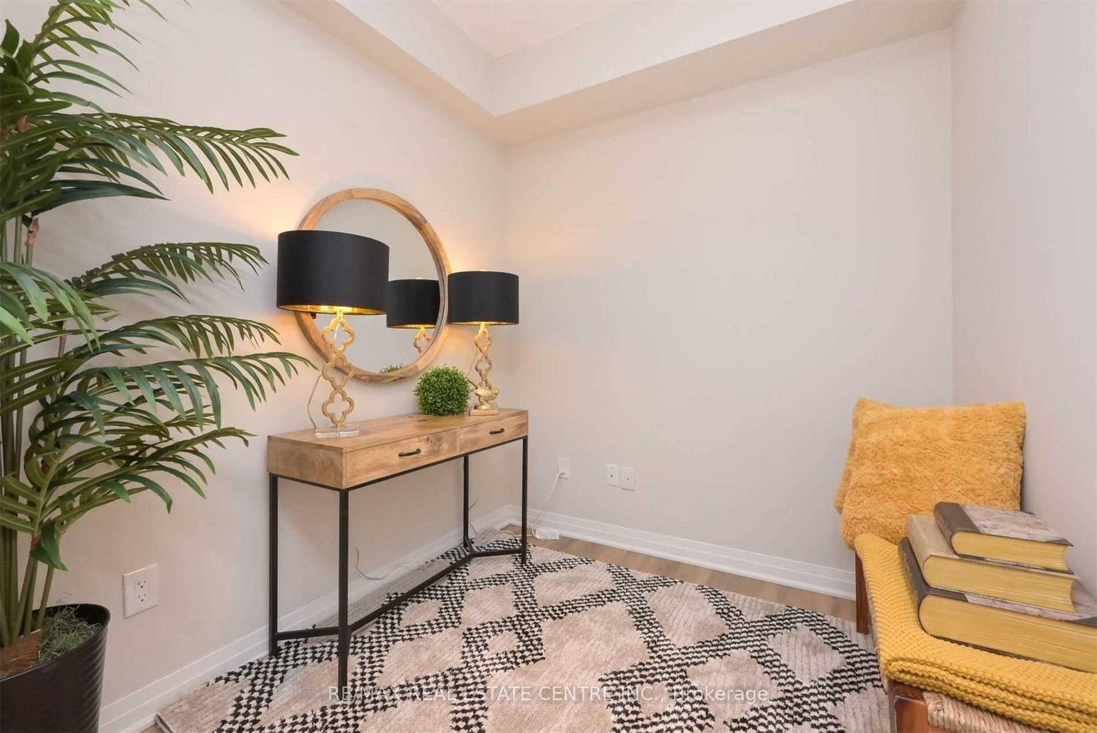 610 Farmstead Drive • #102 • Milton, ON photo 11
