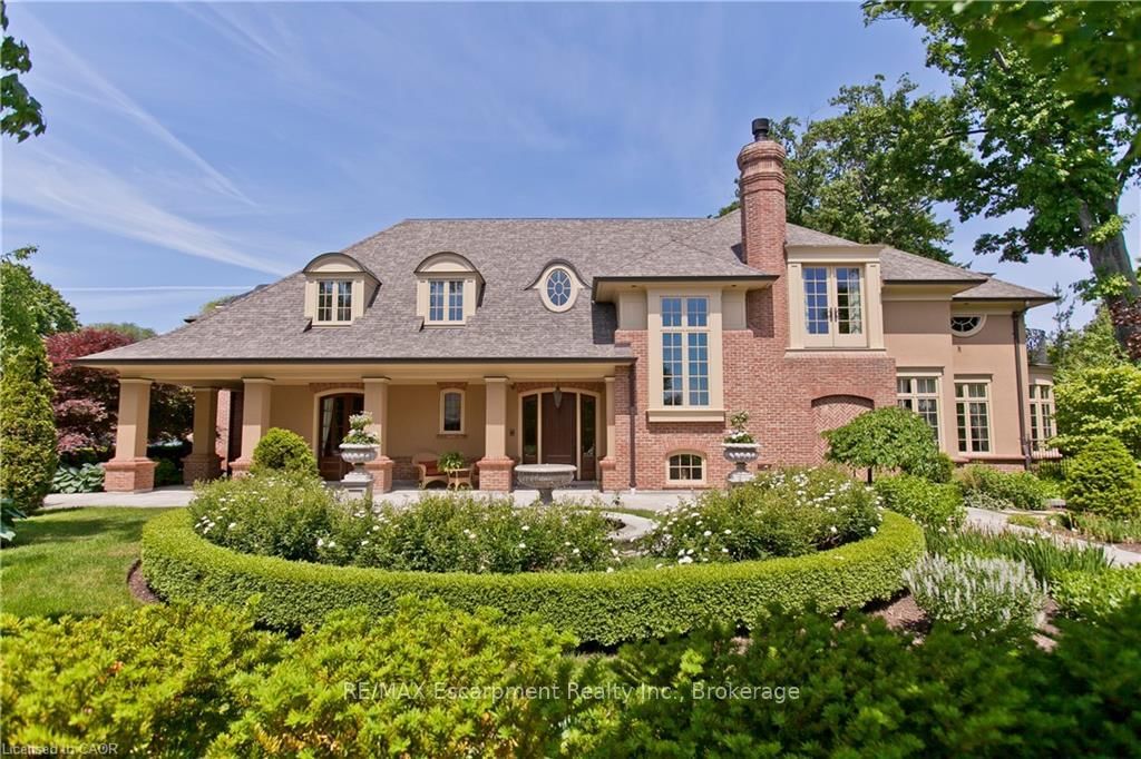 1081 Argyle Drive • Oakville, ON photo 1