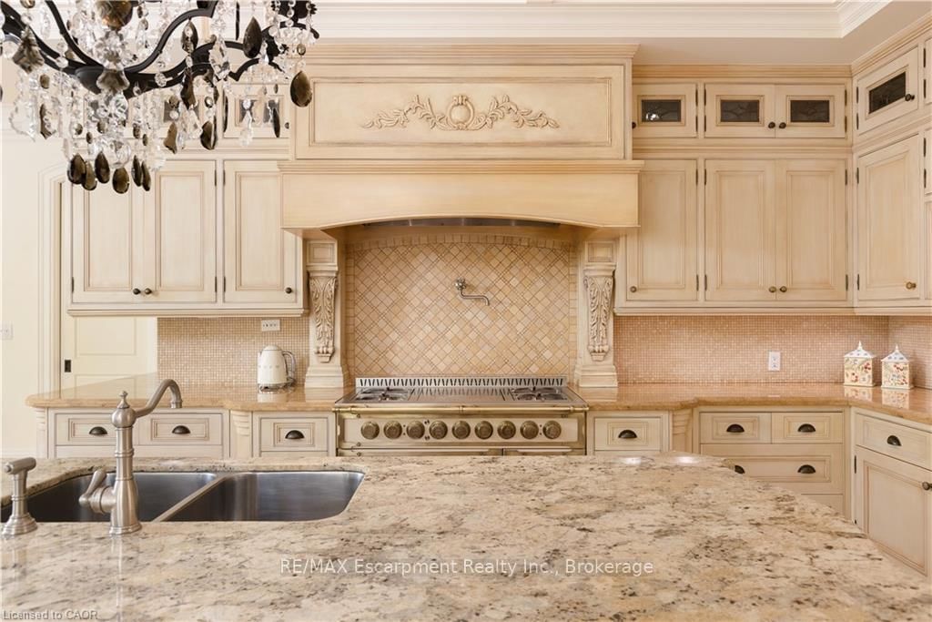 1081 Argyle Drive • Oakville, ON photo 11