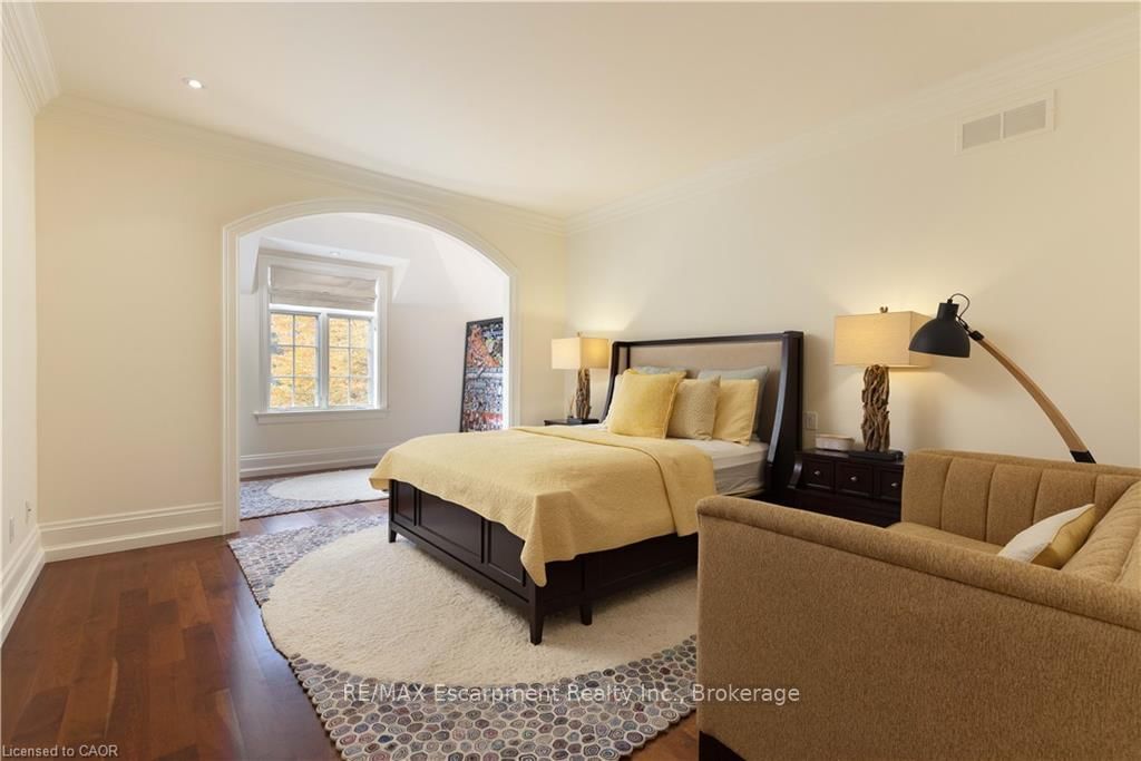 1081 Argyle Drive • Oakville, ON photo 36