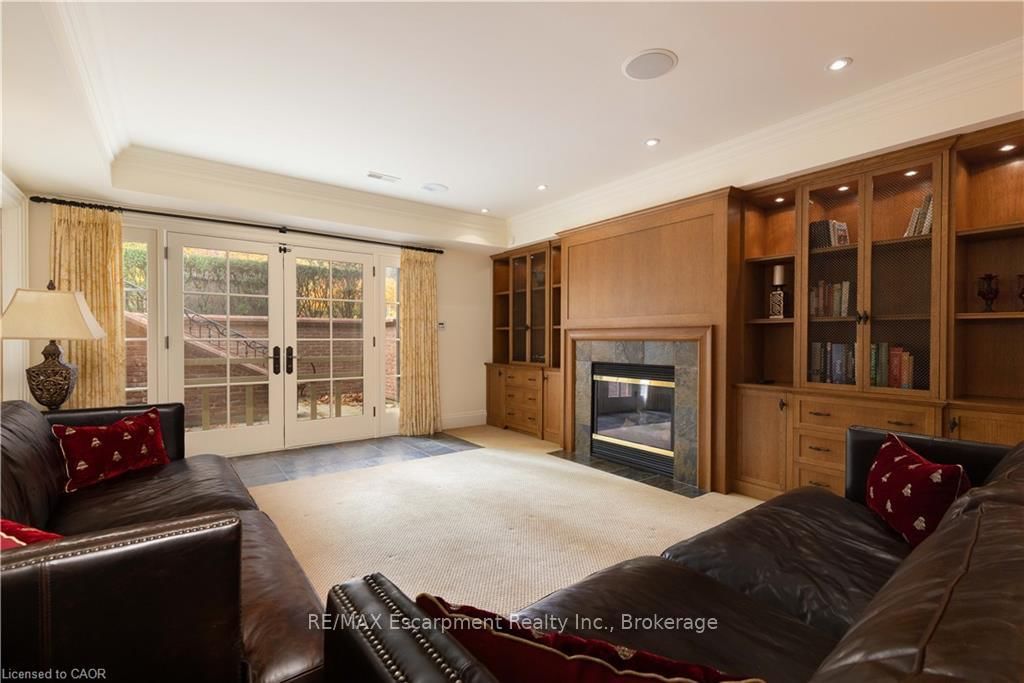 1081 Argyle Drive • Oakville, ON photo 38