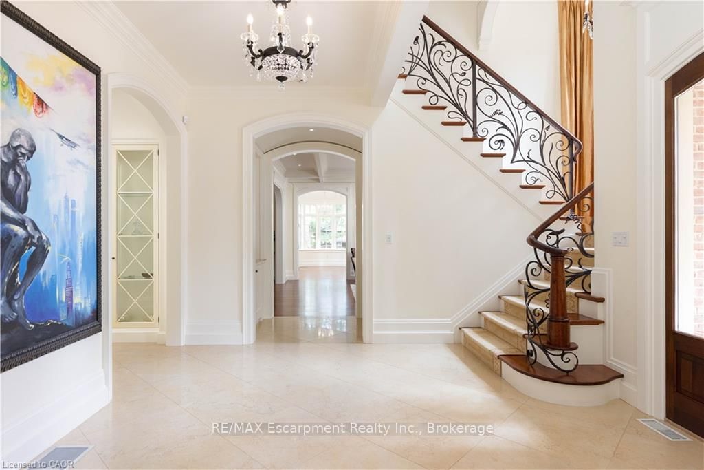 1081 Argyle Drive • Oakville, ON photo 4
