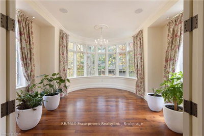 1081 Argyle Drive • Oakville, ON photo 6