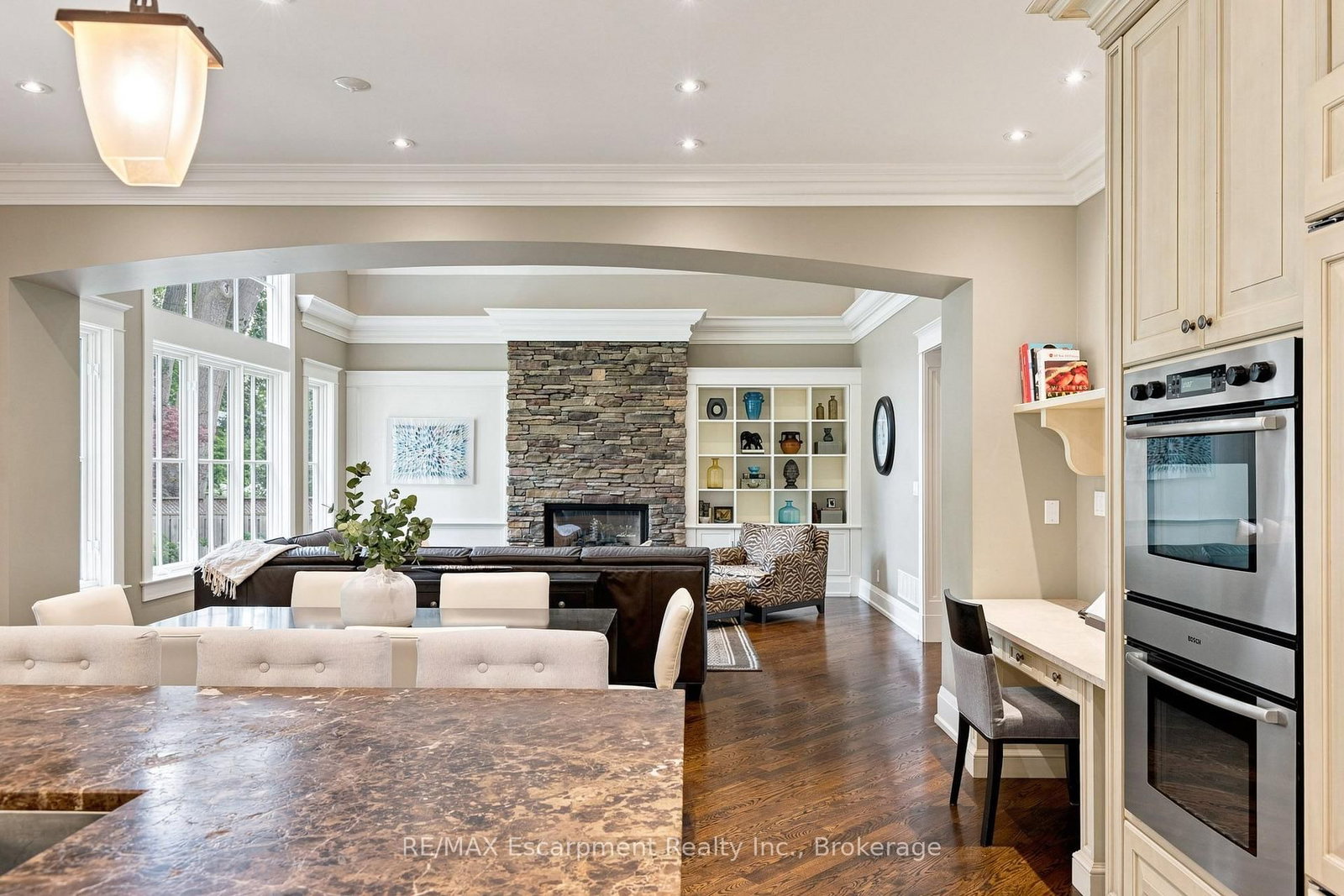 411 WEDGEWOOD Drive • Oakville, ON photo 24