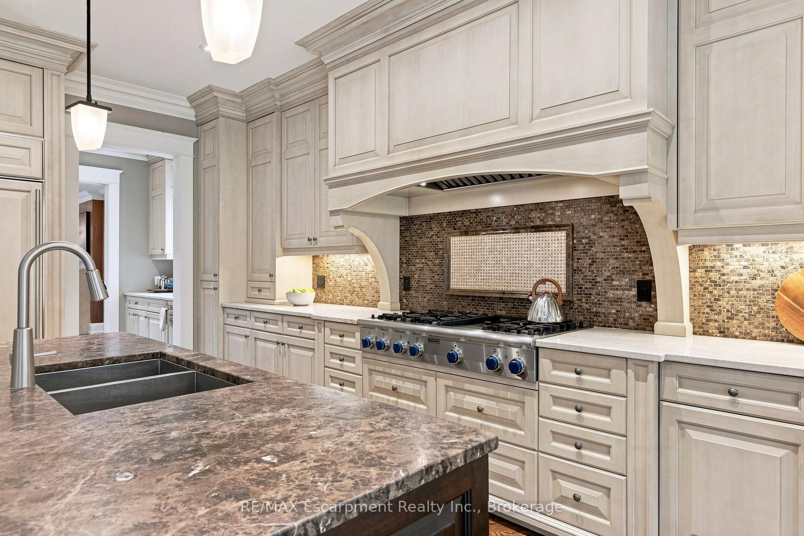 411 WEDGEWOOD Drive • Oakville, ON photo 26