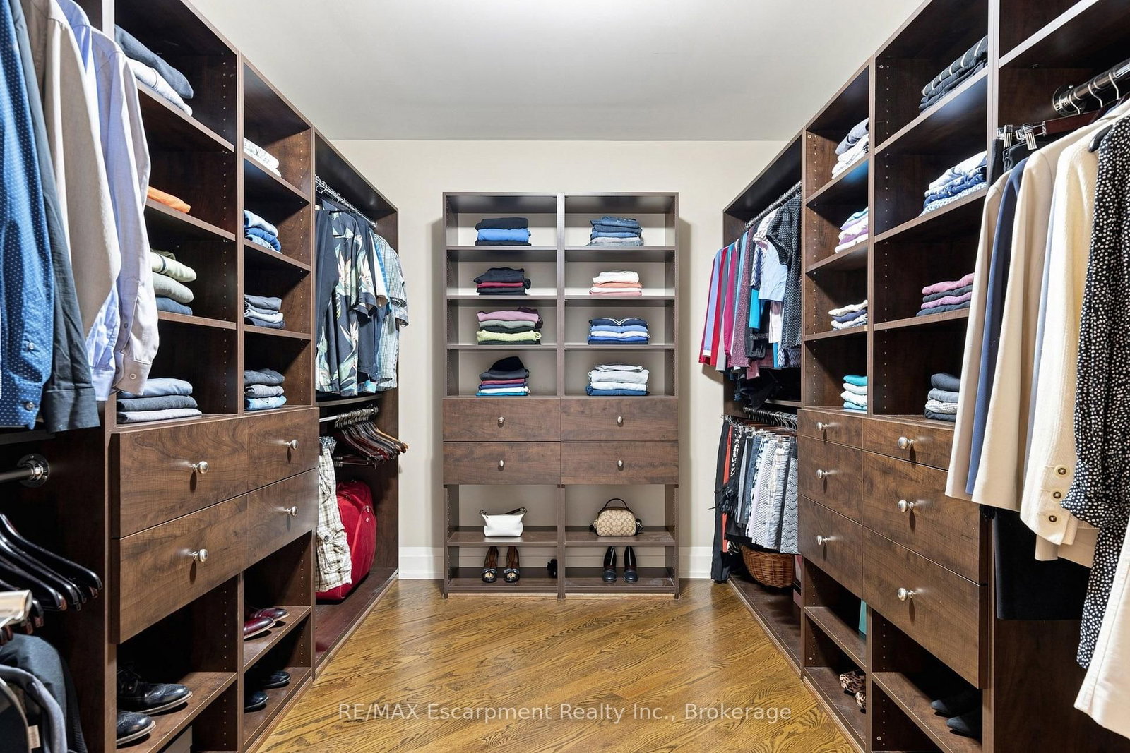 411 WEDGEWOOD Drive • Oakville, ON photo 44