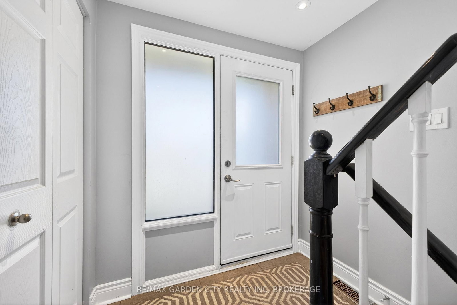 3008 Palmer Drive • #8 • Burlington, ON photo 3