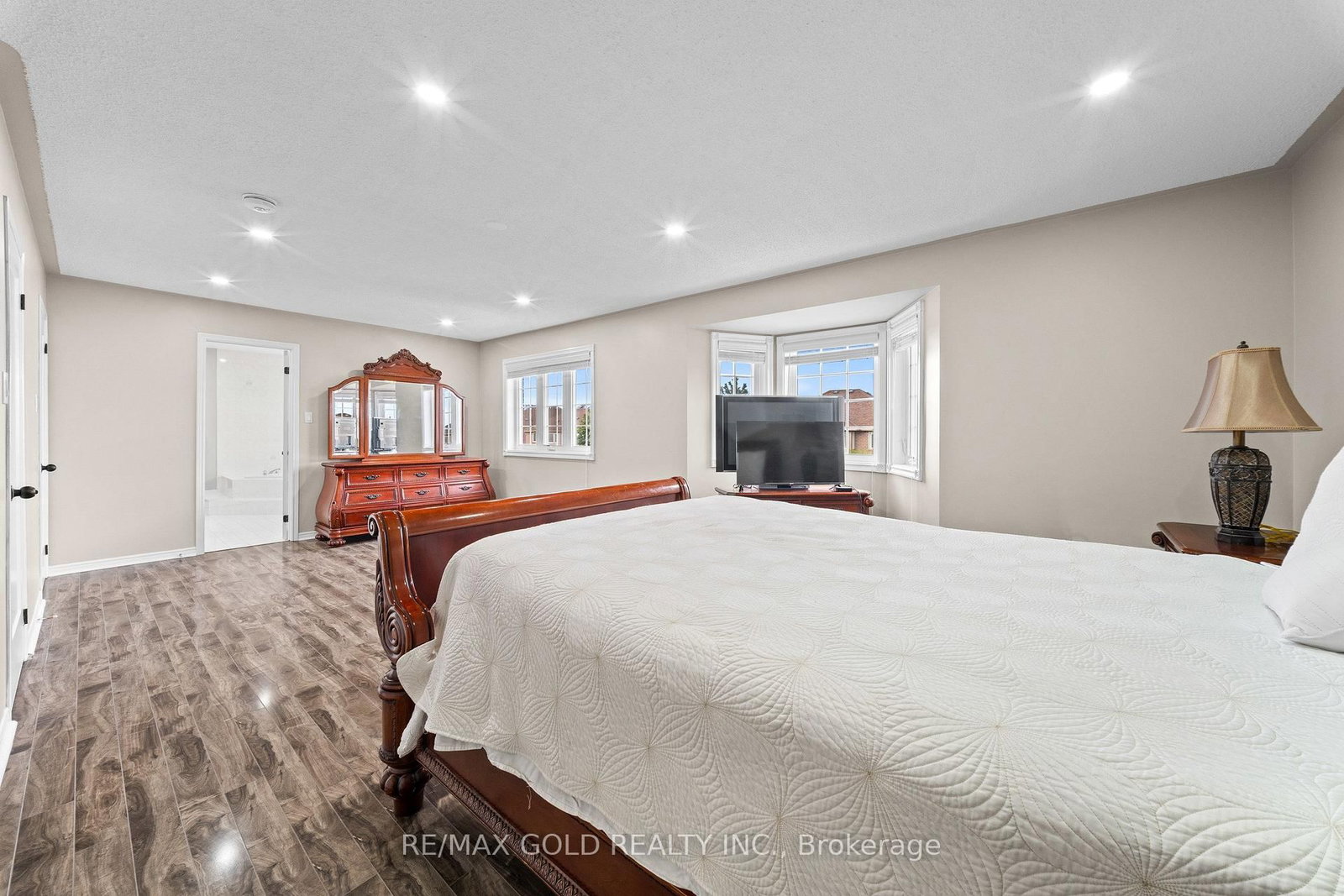 119 Mountainash Road • Brampton, ON photo 24