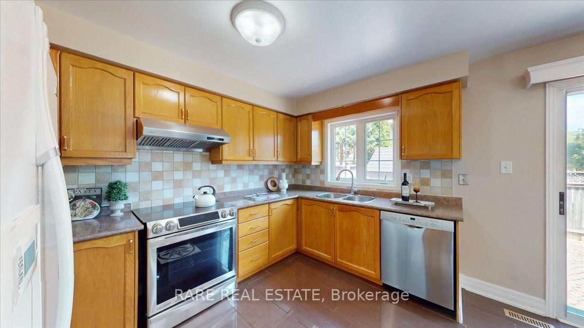 1825 Hobson Drive • Burlington, ON photo 10