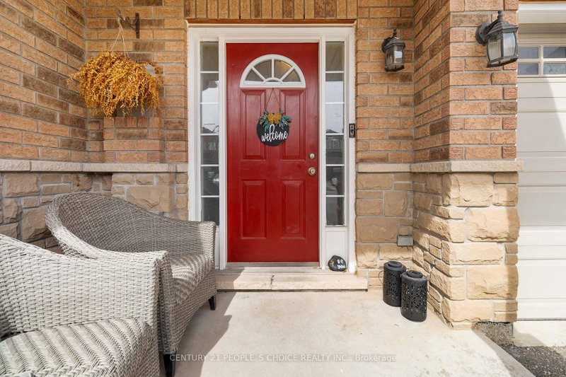 2145 Redstone Crescent