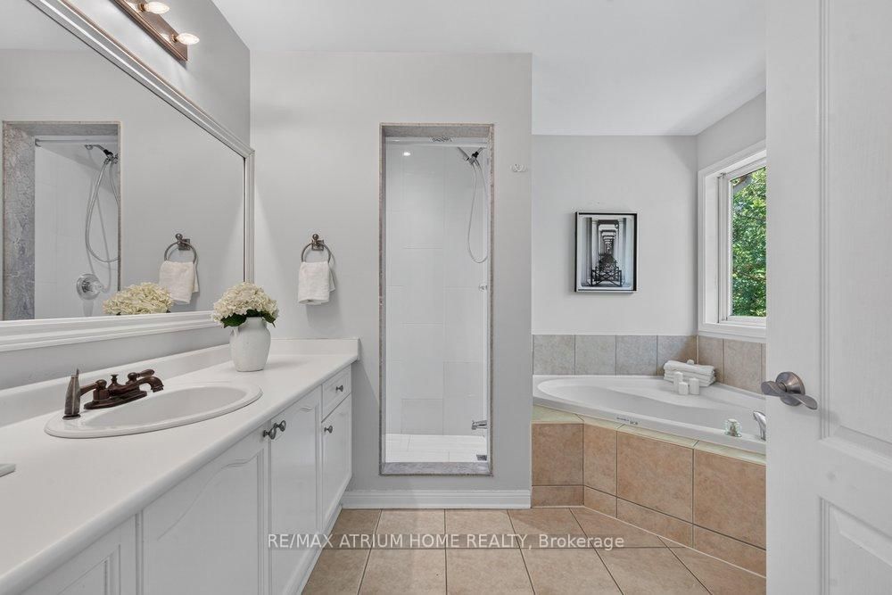 2293 Oakhaven Drive • Oakville, ON photo 36
